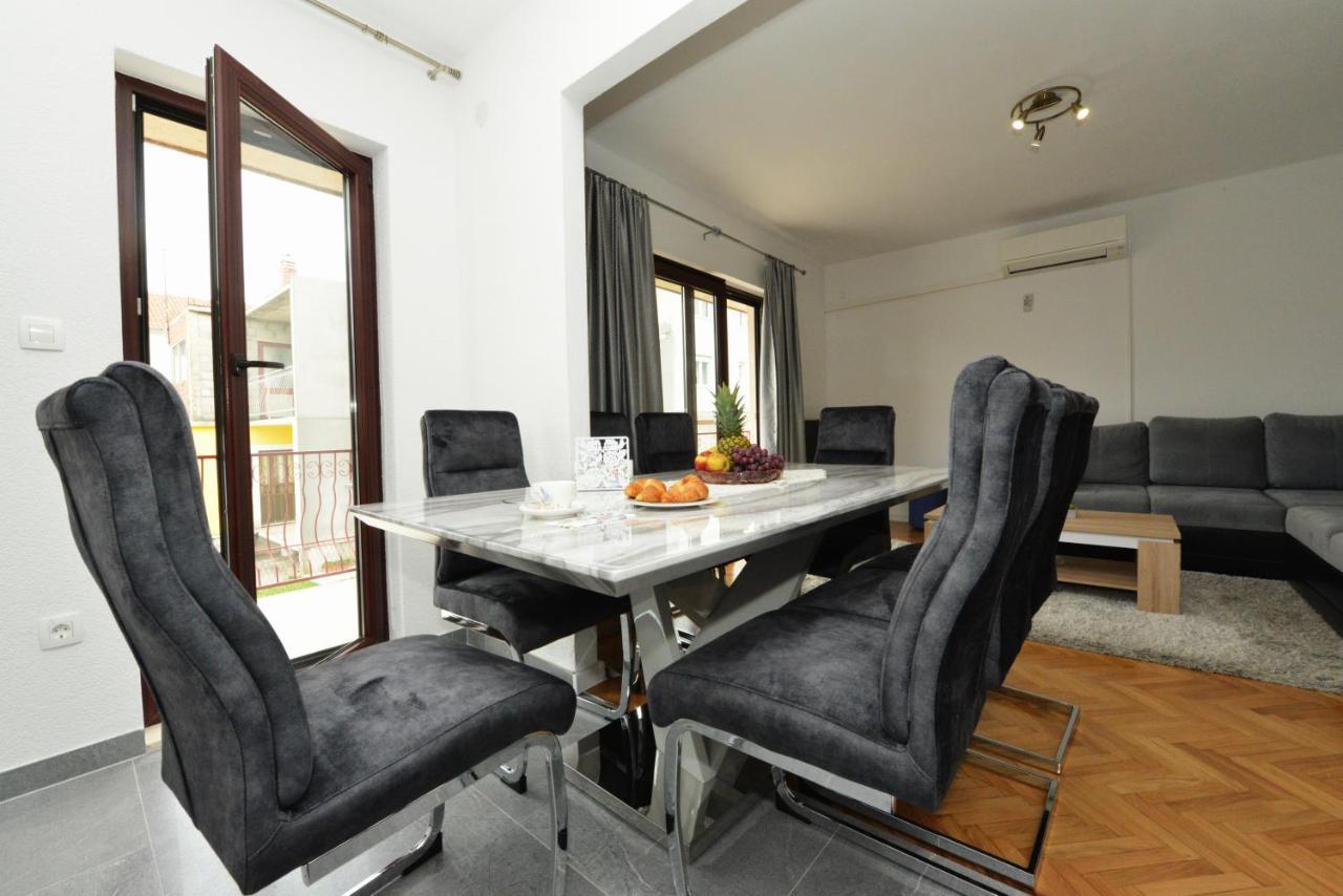 Apartmani Ivan Kaštela エクステリア 写真
