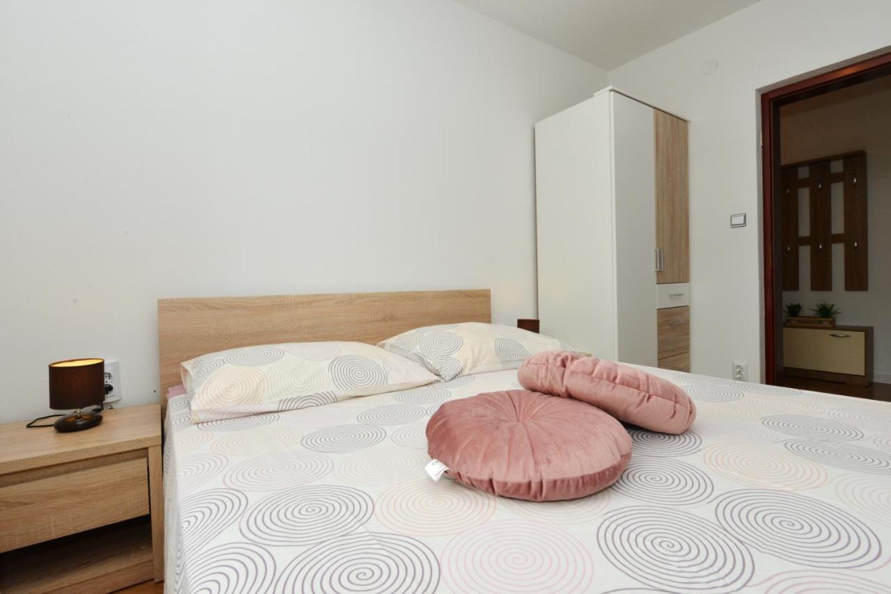Apartmani Ivan Kaštela エクステリア 写真
