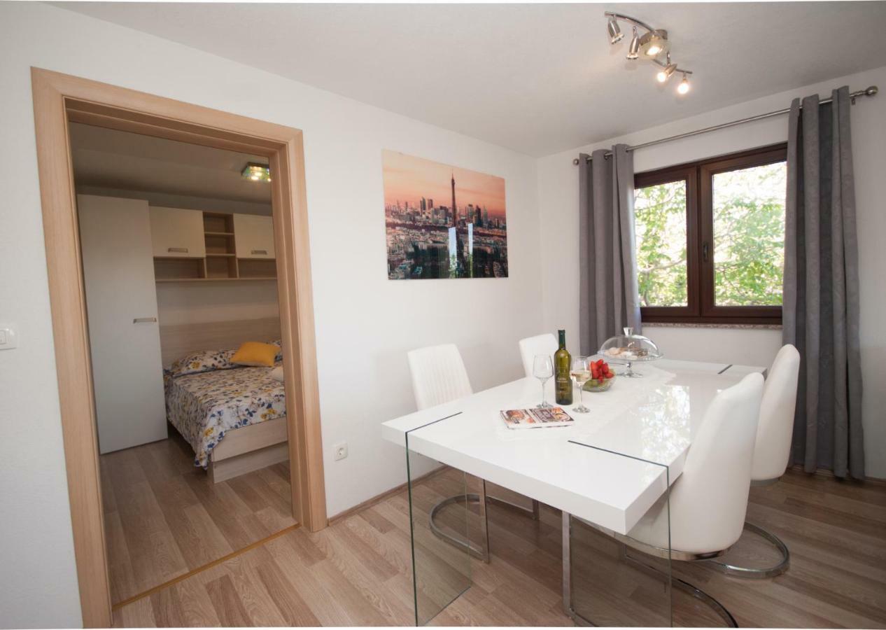Apartmani Ivan Kaštela エクステリア 写真