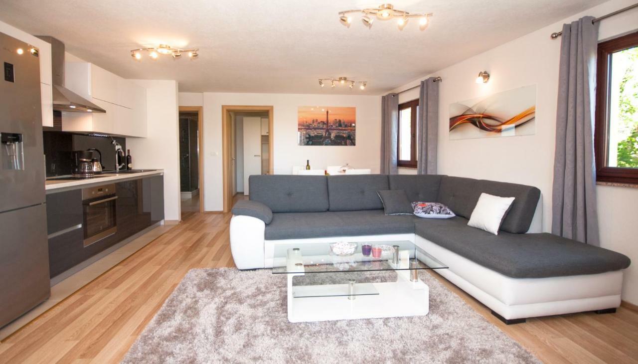 Apartmani Ivan Kaštela エクステリア 写真
